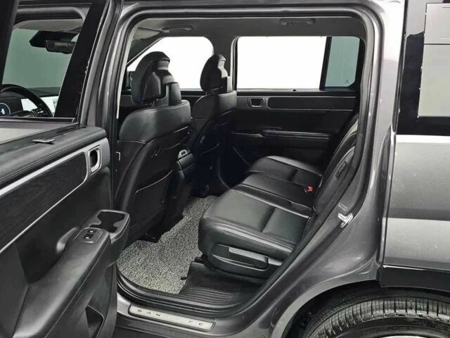 Серый Хендай Санта Фе, объемом двигателя 2.5 л и пробегом 21 тыс. км за 32000 $, фото 11 на Automoto.ua