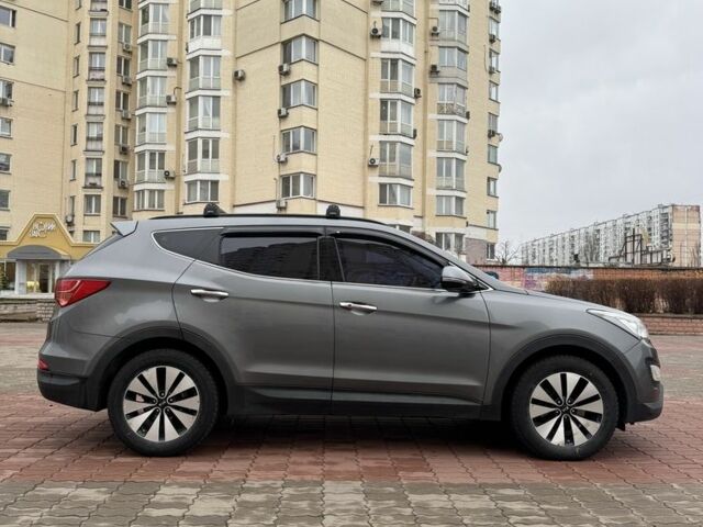 Серый Хендай Санта Фе, объемом двигателя 2.2 л и пробегом 158 тыс. км за 17000 $, фото 6 на Automoto.ua