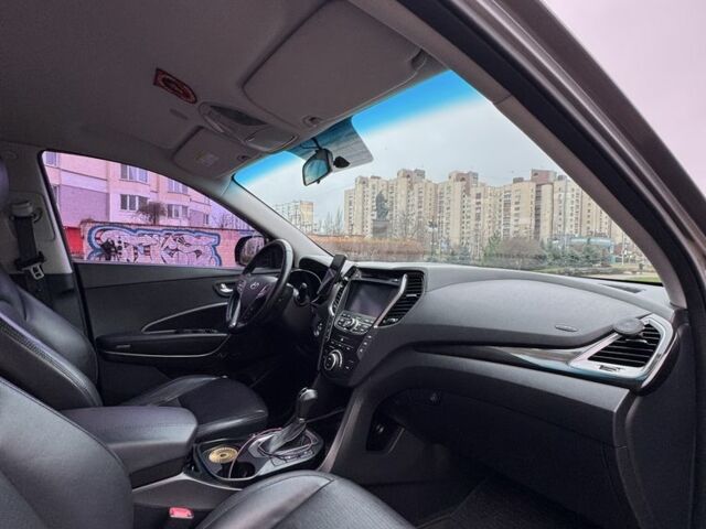 Серый Хендай Санта Фе, объемом двигателя 2.2 л и пробегом 158 тыс. км за 17000 $, фото 18 на Automoto.ua