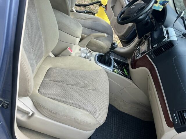 Синий Хендай Санта Фе, объемом двигателя 2.2 л и пробегом 265 тыс. км за 3500 $, фото 7 на Automoto.ua