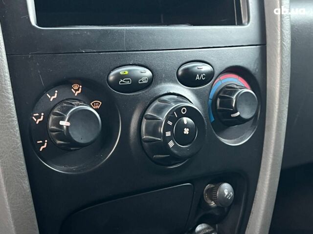 Синий Хендай Санта Фе, объемом двигателя 1.6 л и пробегом 232 тыс. км за 6890 $, фото 29 на Automoto.ua