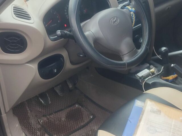 Синий Хендай Санта Фе, объемом двигателя 2 л и пробегом 253 тыс. км за 2952 $, фото 12 на Automoto.ua