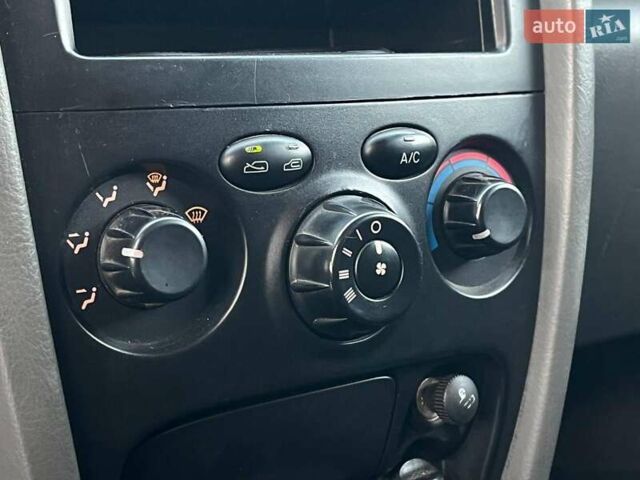 Синий Хендай Санта Фе, объемом двигателя 2 л и пробегом 232 тыс. км за 6890 $, фото 29 на Automoto.ua