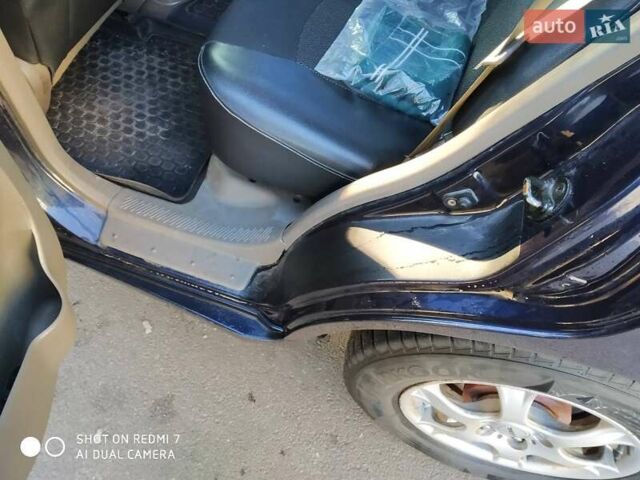 Синий Хендай Санта Фе, объемом двигателя 2.02 л и пробегом 330 тыс. км за 5000 $, фото 7 на Automoto.ua