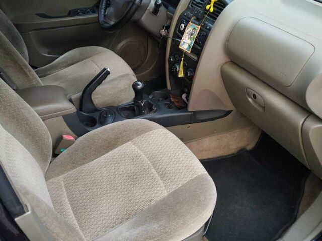 Синий Хендай Санта Фе, объемом двигателя 2 л и пробегом 223 тыс. км за 3114 $, фото 6 на Automoto.ua