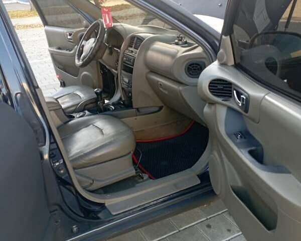 Хендай Санта Фе 2004 в Черкассах на Automoto.ua Синий Хендай Санта Фе, объемом двигателя 1.99 л и пробегом 355 тыс. км за 4900 $, фото 14 на Automoto.ua