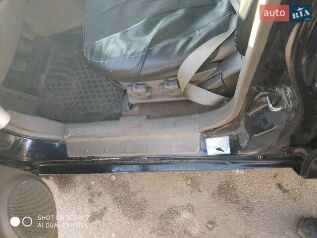 Синий Хендай Санта Фе, объемом двигателя 2.02 л и пробегом 330 тыс. км за 5000 $, фото 5 на Automoto.ua