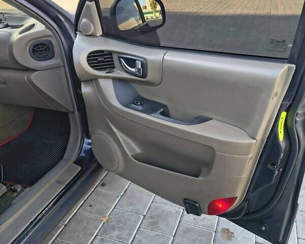 Хендай Санта Фе 2004 в Черкассах на Automoto.ua Синий Хендай Санта Фе, объемом двигателя 1.99 л и пробегом 355 тыс. км за 4900 $, фото 2 на Automoto.ua