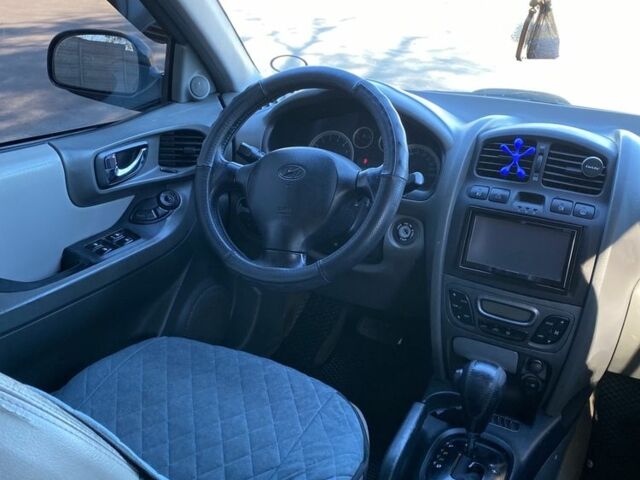 Синій Хендай Санта Фе, об'ємом двигуна 2.7 л та пробігом 257 тис. км за 5750 $, фото 12 на Automoto.ua