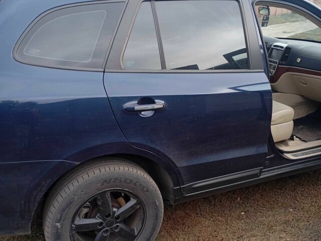 Синий Хендай Санта Фе, объемом двигателя 2.2 л и пробегом 274 тыс. км за 5500 $, фото 6 на Automoto.ua