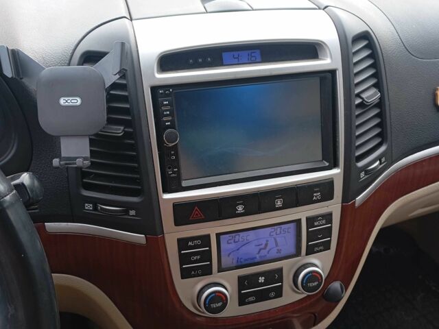 Синий Хендай Санта Фе, объемом двигателя 2.2 л и пробегом 274 тыс. км за 5500 $, фото 9 на Automoto.ua