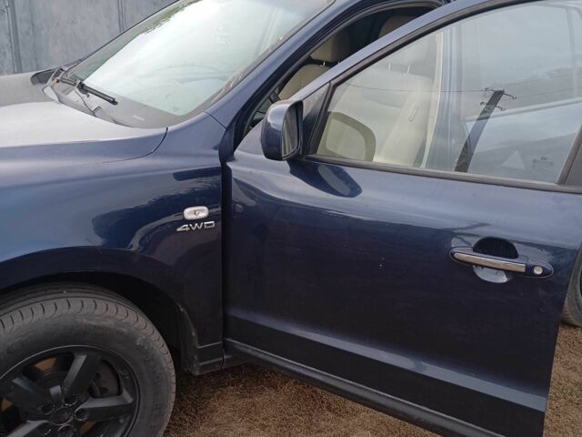 Синий Хендай Санта Фе, объемом двигателя 2.2 л и пробегом 274 тыс. км за 5500 $, фото 7 на Automoto.ua