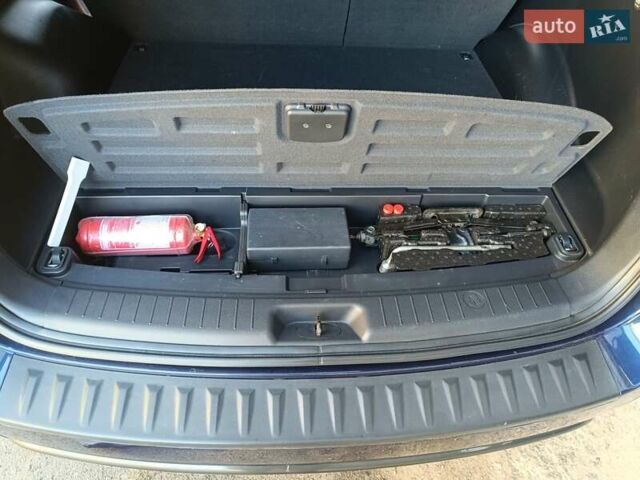 Синий Хендай Санта Фе, объемом двигателя 2.19 л и пробегом 245 тыс. км за 9400 $, фото 11 на Automoto.ua