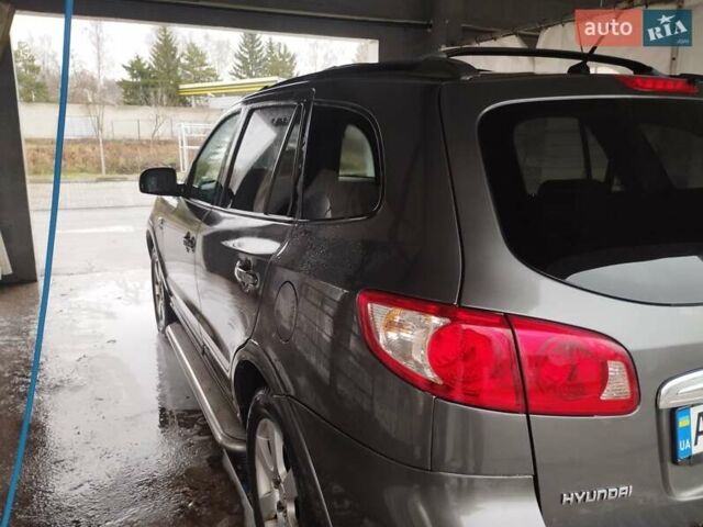 Синий Хендай Санта Фе, объемом двигателя 2.19 л и пробегом 294 тыс. км за 6000 $, фото 5 на Automoto.ua