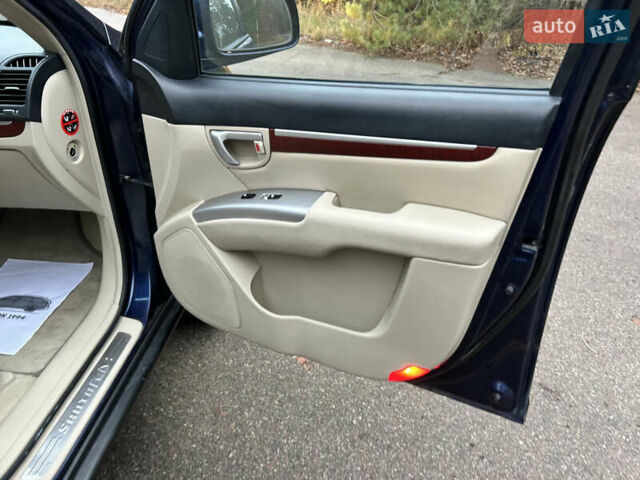 Синий Хендай Санта Фе, объемом двигателя 2.2 л и пробегом 260 тыс. км за 9700 $, фото 33 на Automoto.ua