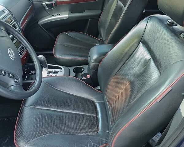 Синий Хендай Санта Фе, объемом двигателя 2.19 л и пробегом 245 тыс. км за 9400 $, фото 15 на Automoto.ua