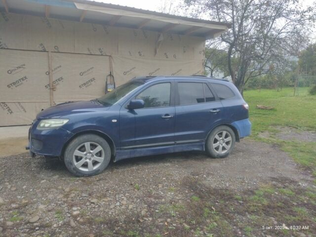 Синий Хендай Санта Фе, объемом двигателя 2.2 л и пробегом 286 тыс. км за 8000 $, фото 5 на Automoto.ua