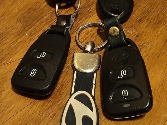 Синій Хендай Санта Фе, об'ємом двигуна 2.2 л та пробігом 274 тис. км за 8699 $, фото 2 на Automoto.ua