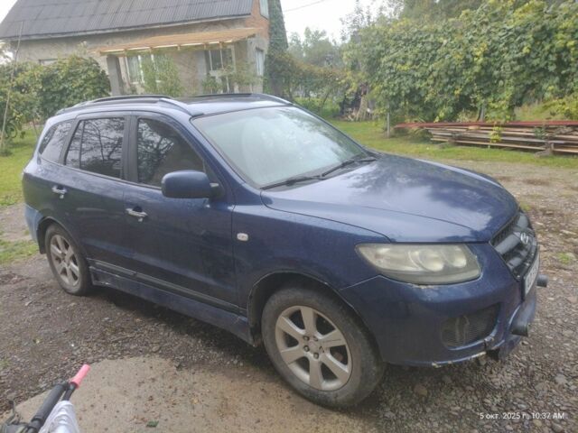 Синий Хендай Санта Фе, объемом двигателя 2.2 л и пробегом 286 тыс. км за 8000 $, фото 7 на Automoto.ua