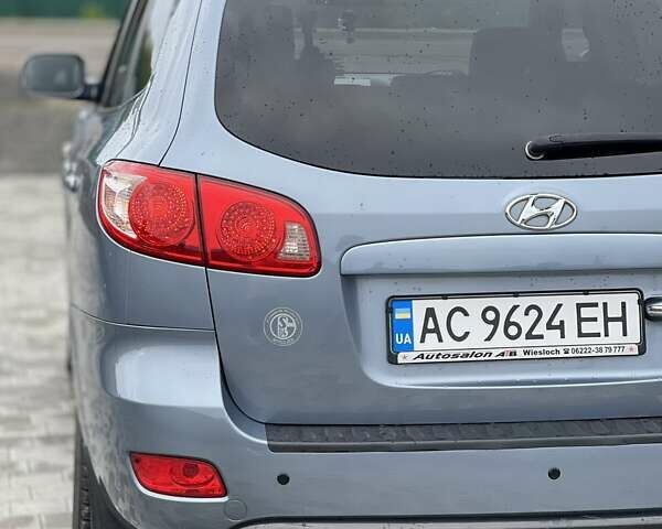 Синий Хендай Санта Фе, объемом двигателя 2.2 л и пробегом 252 тыс. км за 9000 $, фото 4 на Automoto.ua