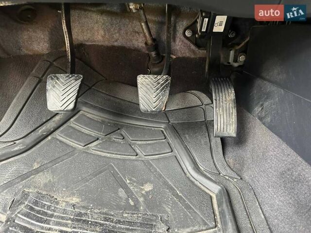 Синий Хендай Санта Фе, объемом двигателя 2.66 л и пробегом 261 тыс. км за 9000 $, фото 15 на Automoto.ua