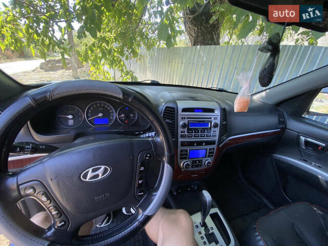 Синий Хендай Санта Фе, объемом двигателя 2.19 л и пробегом 245 тыс. км за 8500 $, фото 12 на Automoto.ua