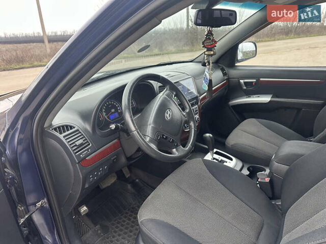 Синій Хендай Санта Фе, об'ємом двигуна 2.68 л та пробігом 239 тис. км за 9499 $, фото 10 на Automoto.ua