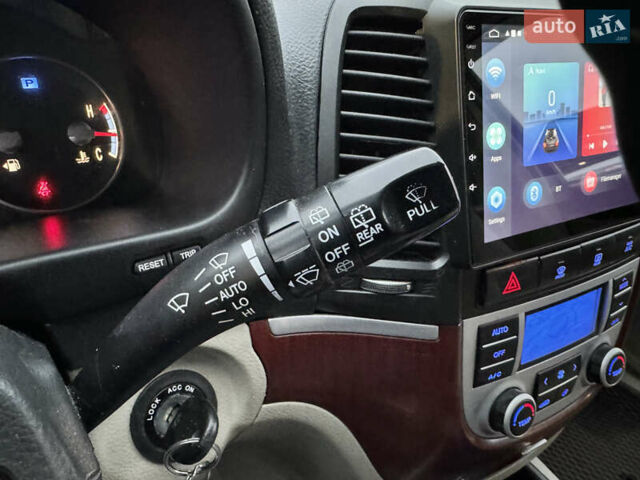 Синий Хендай Санта Фе, объемом двигателя 2.7 л и пробегом 289 тыс. км за 7700 $, фото 33 на Automoto.ua