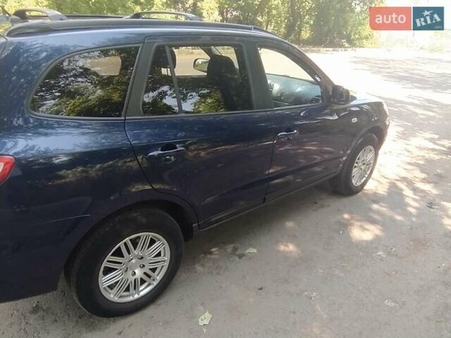 Синий Хендай Санта Фе, объемом двигателя 2.66 л и пробегом 340 тыс. км за 8500 $, фото 9 на Automoto.ua