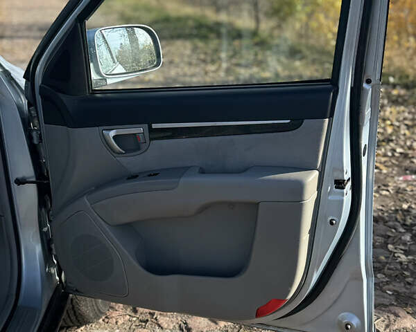 Синий Хендай Санта Фе, объемом двигателя 2.66 л и пробегом 230 тыс. км за 7900 $, фото 12 на Automoto.ua