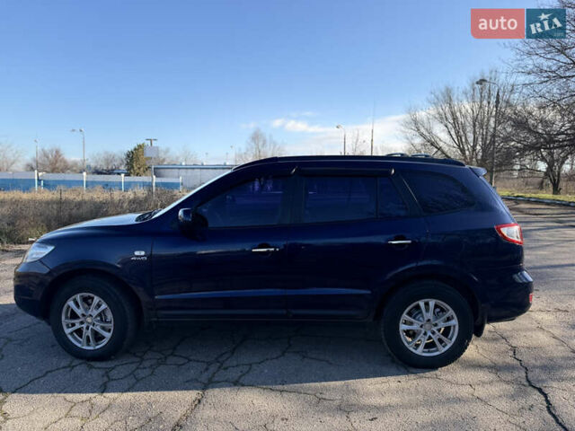 Синий Хендай Санта Фе, объемом двигателя 2.19 л и пробегом 100 тыс. км за 11300 $, фото 2 на Automoto.ua