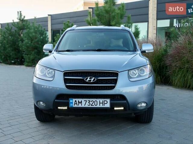 Синий Хендай Санта Фе, объемом двигателя 2.2 л и пробегом 198 тыс. км за 10700 $, фото 1 на Automoto.ua