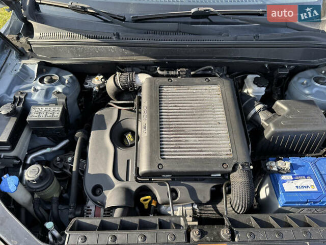 Синий Хендай Санта Фе, объемом двигателя 2.2 л и пробегом 180 тыс. км за 10200 $, фото 29 на Automoto.ua