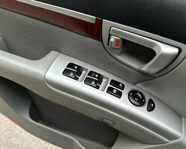 Синий Хендай Санта Фе, объемом двигателя 2.2 л и пробегом 275 тыс. км за 11199 $, фото 10 на Automoto.ua