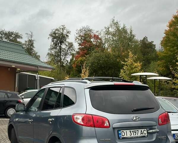 Синий Хендай Санта Фе, объемом двигателя 2.19 л и пробегом 320 тыс. км за 9500 $, фото 3 на Automoto.ua