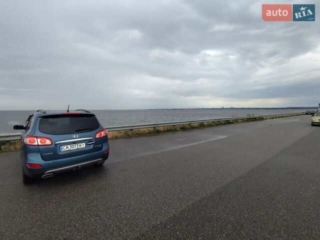 Синий Хендай Санта Фе, объемом двигателя 2.2 л и пробегом 170 тыс. км за 13000 $, фото 1 на Automoto.ua