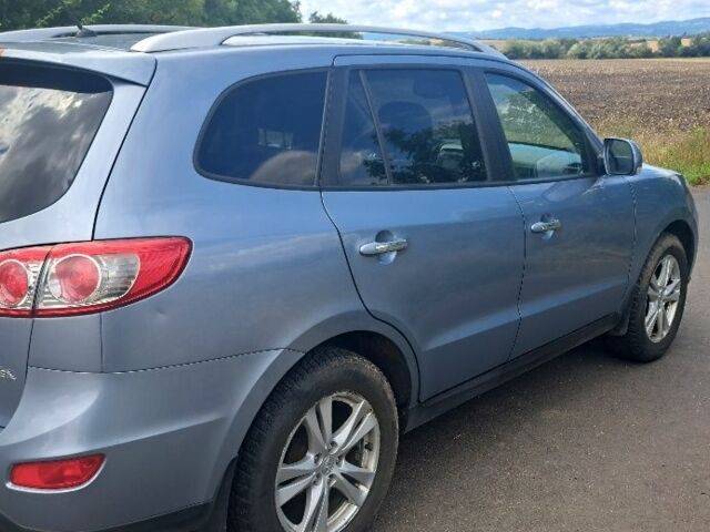 Хендай Санта Фе 2011 в Хусте на Automoto.ua Синий Хендай Санта Фе, объемом двигателя 0 л и пробегом 228 тыс. км за 6300 $, фото 2 на Automoto.ua