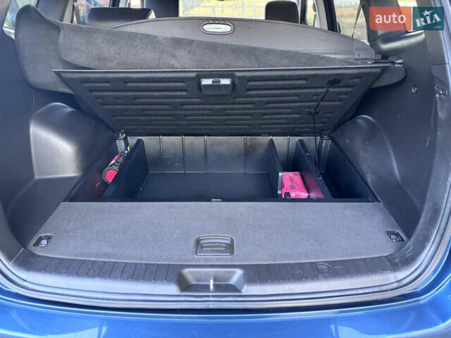 Синий Хендай Санта Фе, объемом двигателя 2.2 л и пробегом 259 тыс. км за 13500 $, фото 12 на Automoto.ua