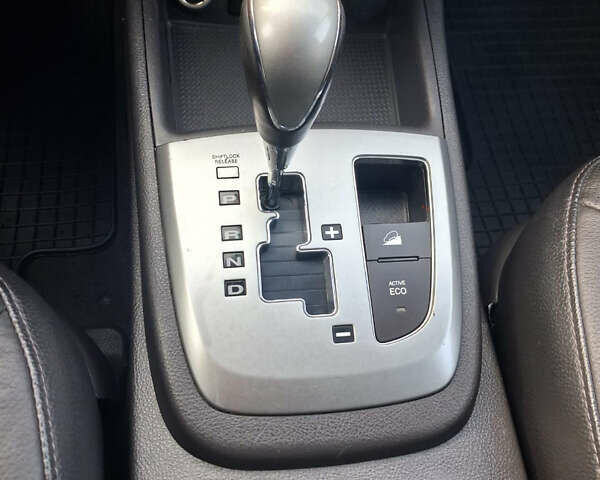 Синий Хендай Санта Фе, объемом двигателя 2.2 л и пробегом 177 тыс. км за 13999 $, фото 9 на Automoto.ua