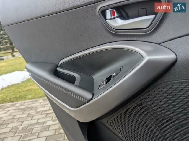 Синій Хендай Санта Фе, об'ємом двигуна 2.2 л та пробігом 122 тис. км за 17500 $, фото 63 на Automoto.ua