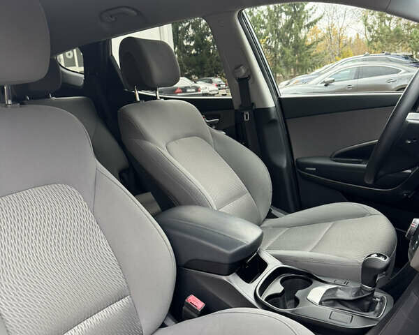 Синій Хендай Санта Фе, об'ємом двигуна 2.36 л та пробігом 216 тис. км за 10700 $, фото 9 на Automoto.ua