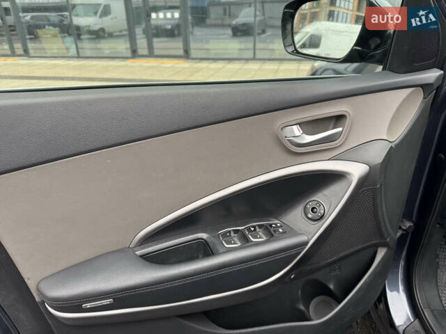 Синий Хендай Санта Фе, объемом двигателя 2.36 л и пробегом 216 тыс. км за 12800 $, фото 28 на Automoto.ua