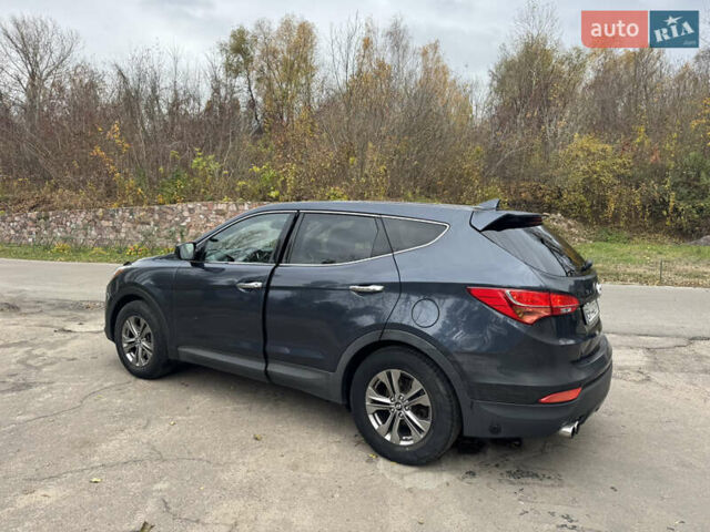 Синій Хендай Санта Фе, об'ємом двигуна 2.36 л та пробігом 216 тис. км за 10700 $, фото 4 на Automoto.ua