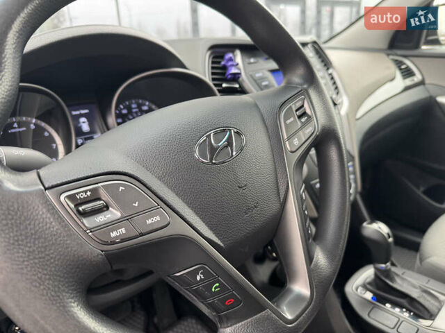 Синий Хендай Санта Фе, объемом двигателя 2.36 л и пробегом 216 тыс. км за 12800 $, фото 27 на Automoto.ua