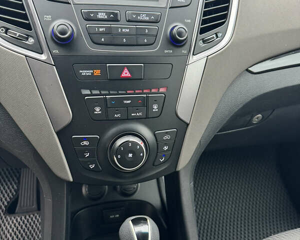 Синій Хендай Санта Фе, об'ємом двигуна 2.36 л та пробігом 216 тис. км за 10700 $, фото 12 на Automoto.ua