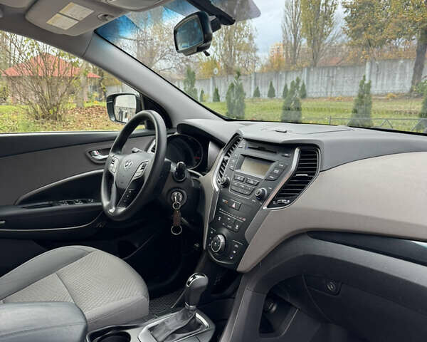 Синій Хендай Санта Фе, об'ємом двигуна 2.36 л та пробігом 216 тис. км за 10700 $, фото 8 на Automoto.ua