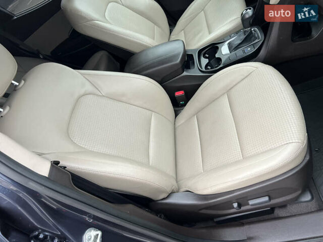 Синий Хендай Санта Фе, объемом двигателя 2.2 л и пробегом 187 тыс. км за 17200 $, фото 47 на Automoto.ua