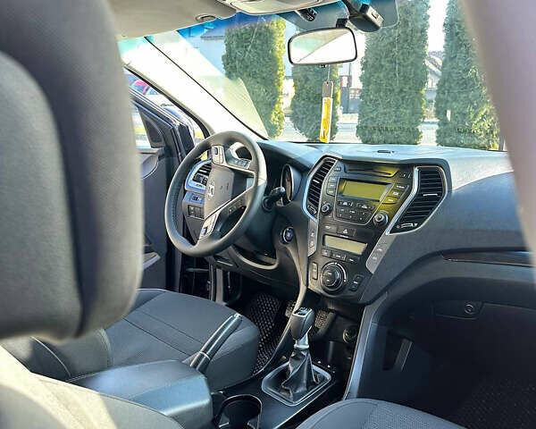 Синий Хендай Санта Фе, объемом двигателя 2.2 л и пробегом 245 тыс. км за 16800 $, фото 11 на Automoto.ua