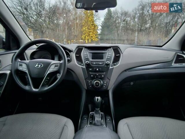 Синий Хендай Санта Фе, объемом двигателя 2.36 л и пробегом 180 тыс. км за 10900 $, фото 24 на Automoto.ua
