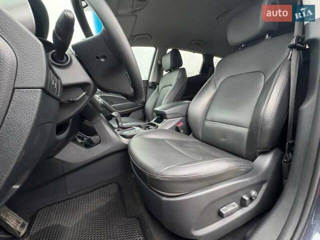 Синий Хендай Санта Фе, объемом двигателя 2 л и пробегом 202 тыс. км за 17500 $, фото 21 на Automoto.ua